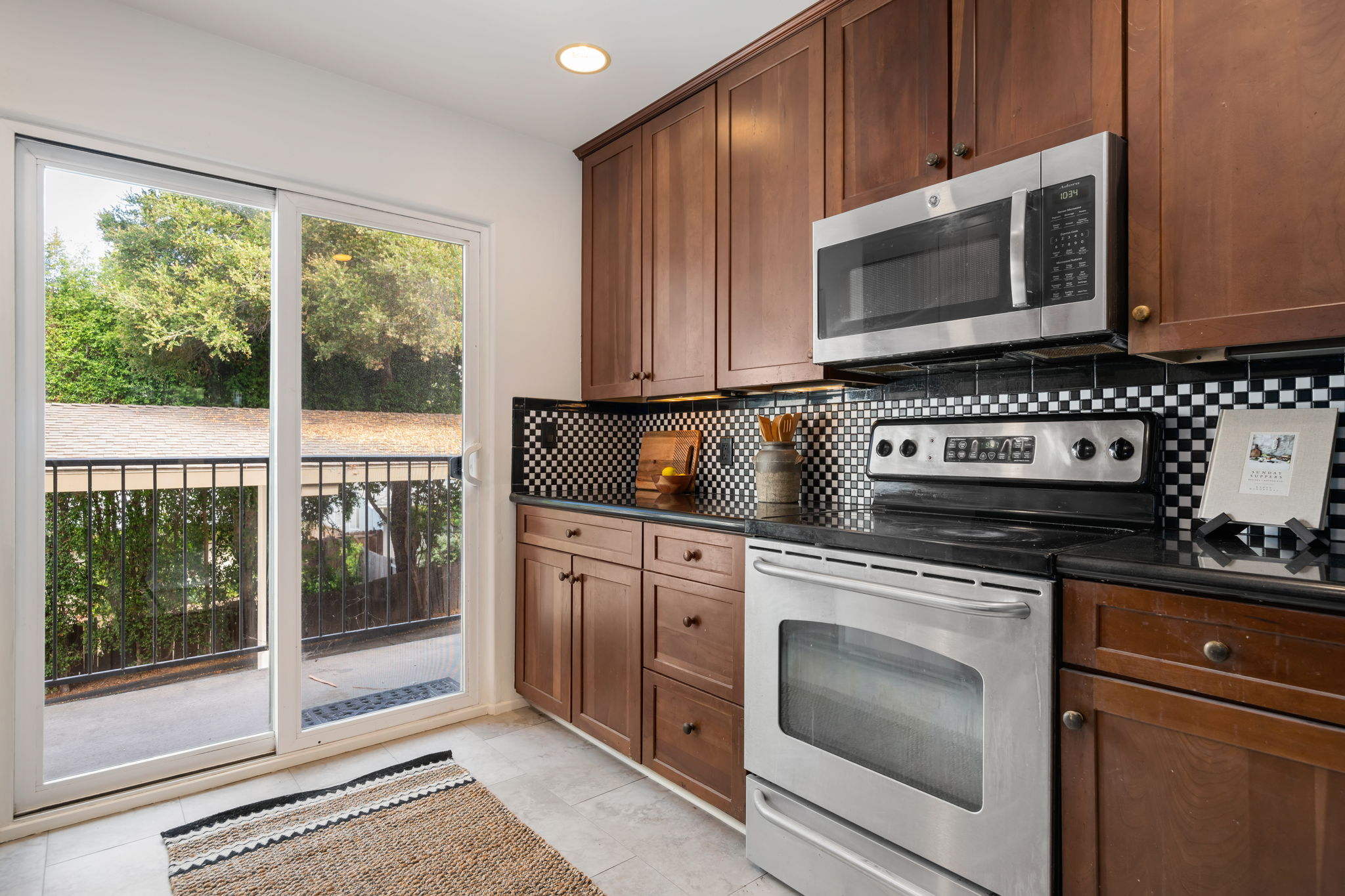 11 - Kitchen