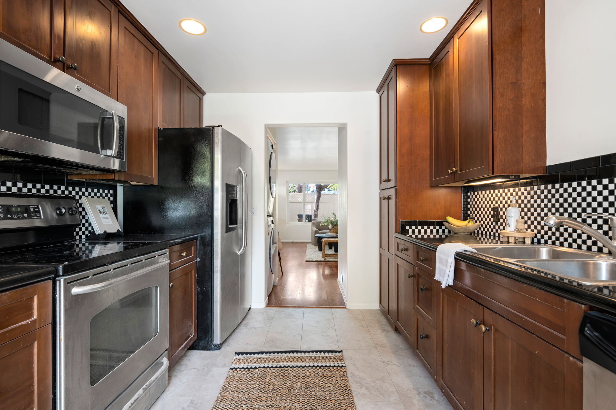12 - Kitchen