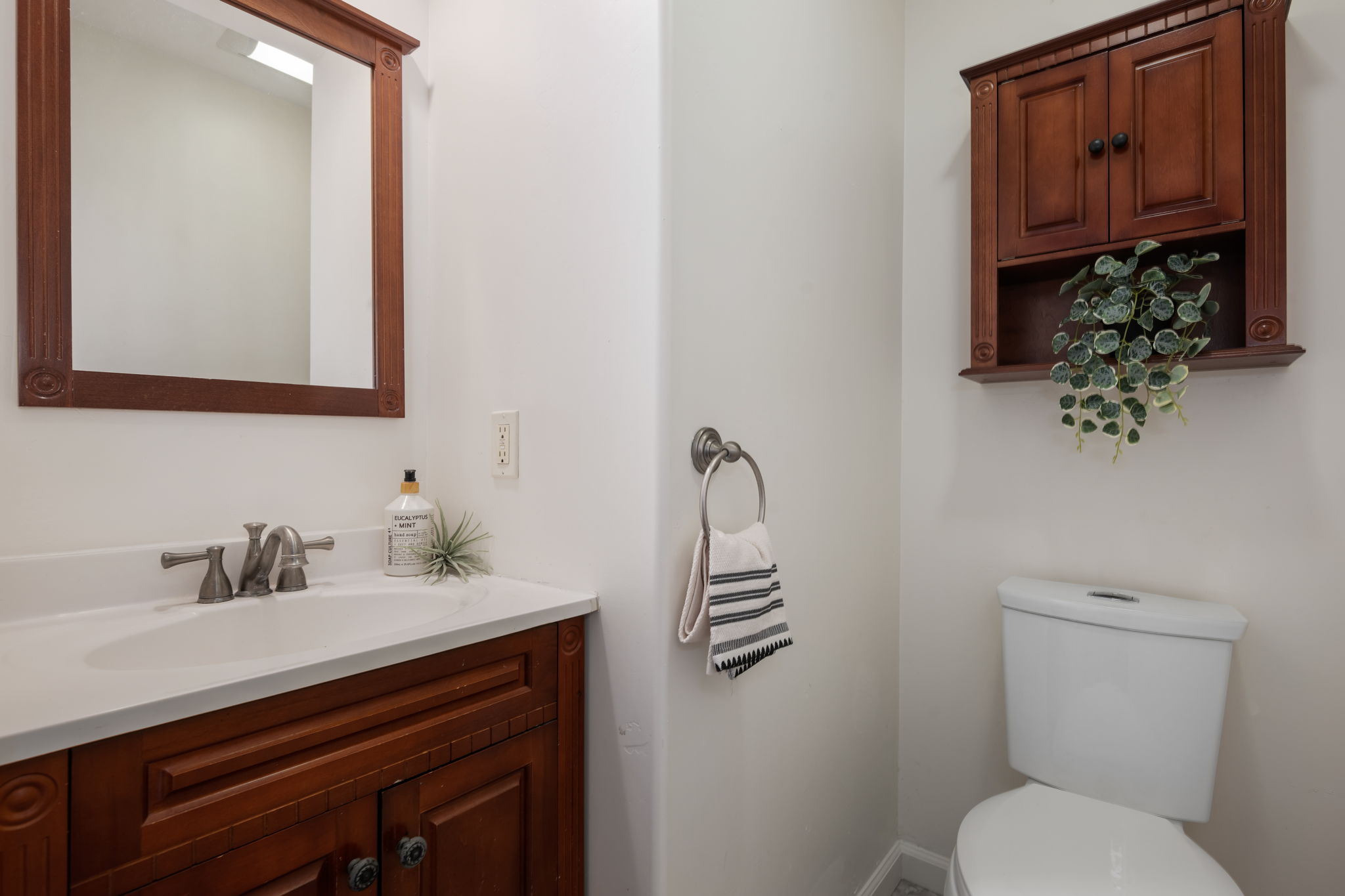 21 - Powder Room