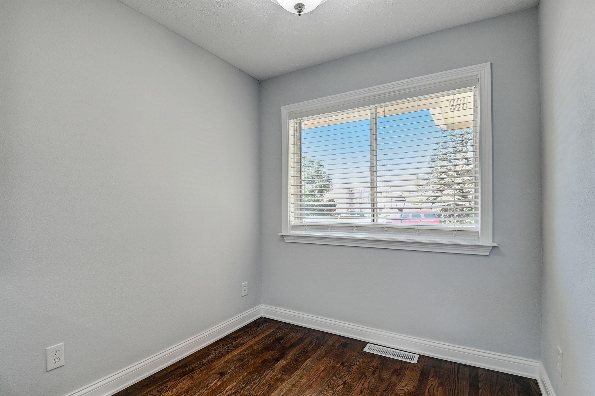 N Audubon Rd-017