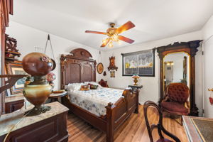  Photo 47