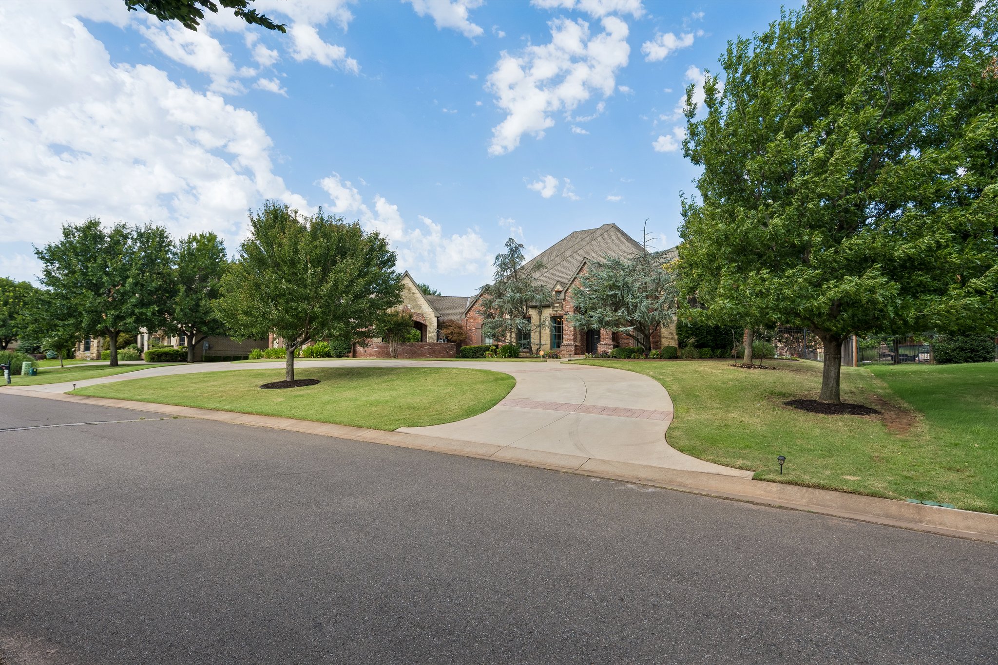 3917 Sherwood Green Ln_002.jpg