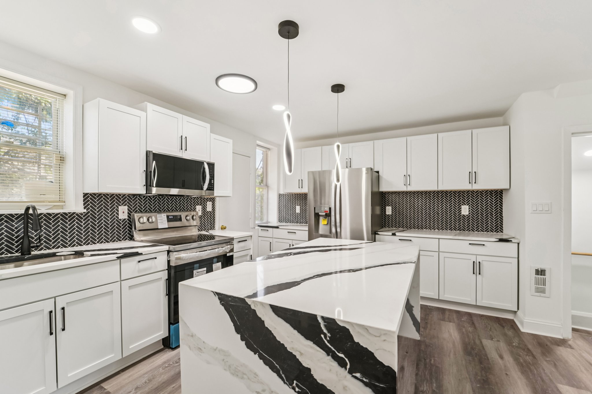 Dolfield Ave-S2507-009.jpg