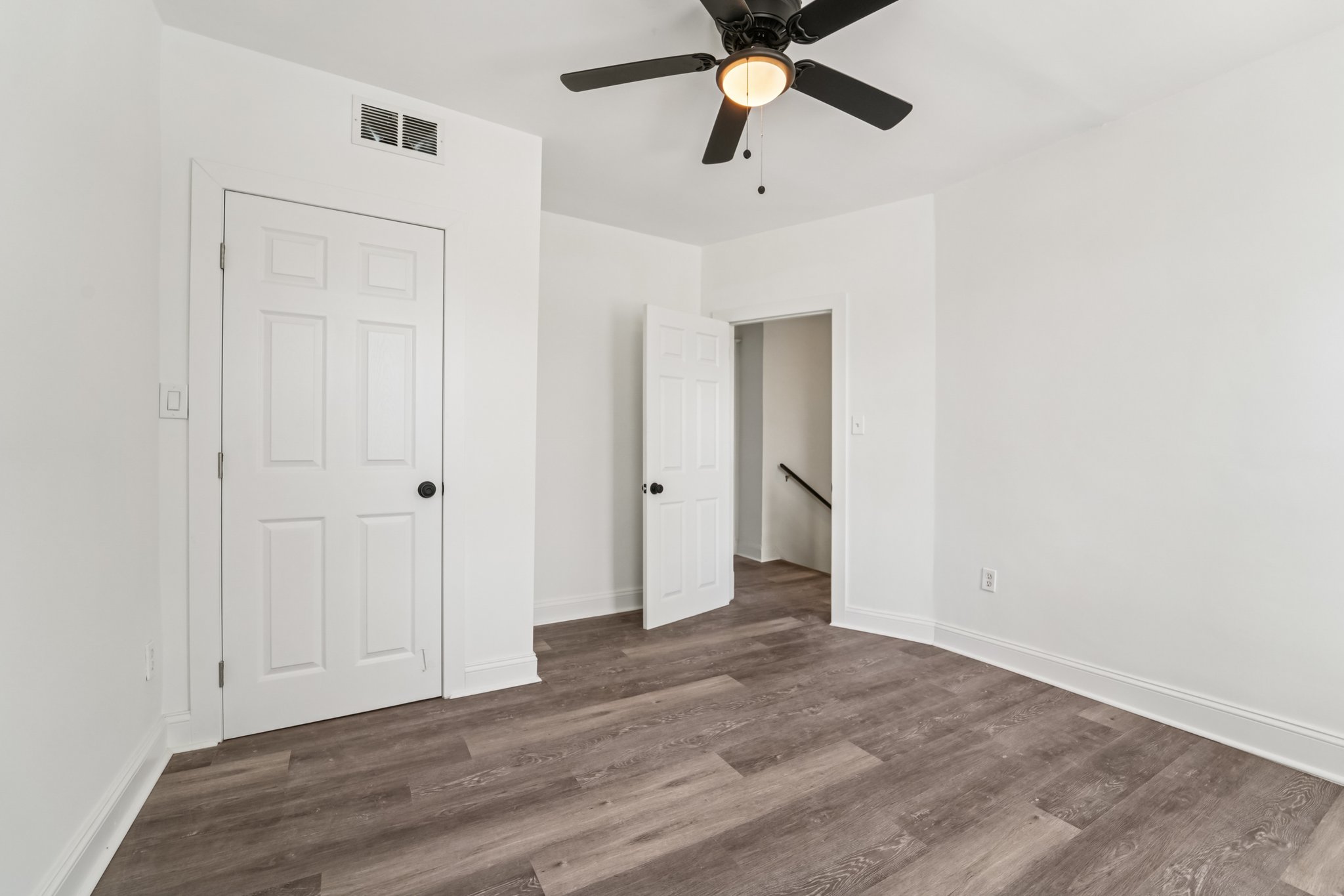 Dolfield Ave-S2507-022.jpg