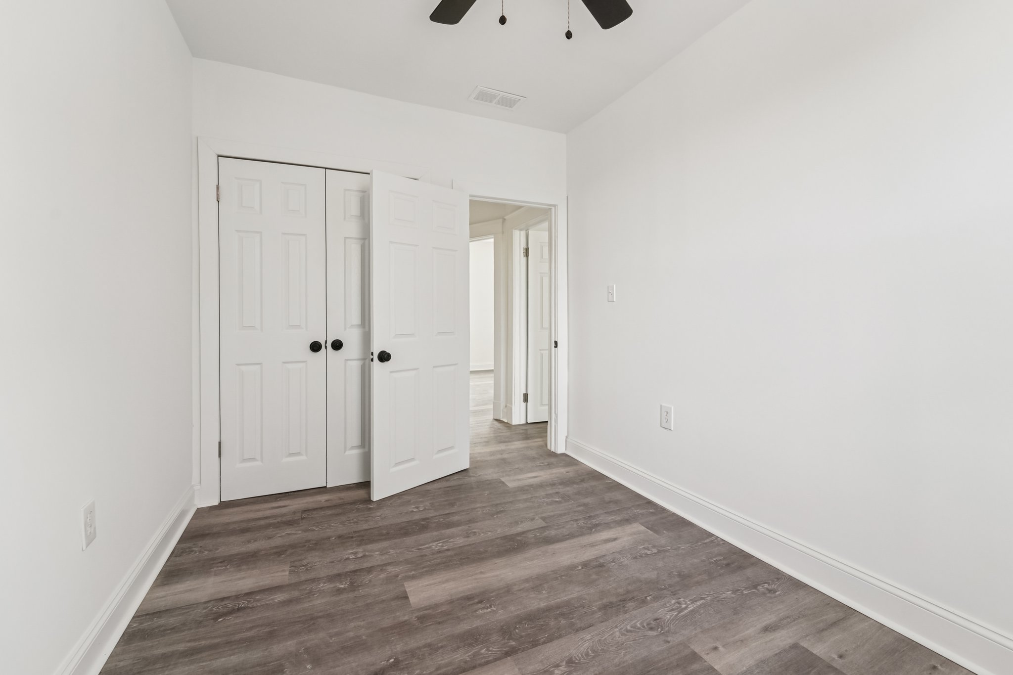 Dolfield Ave-S2507-026.jpg