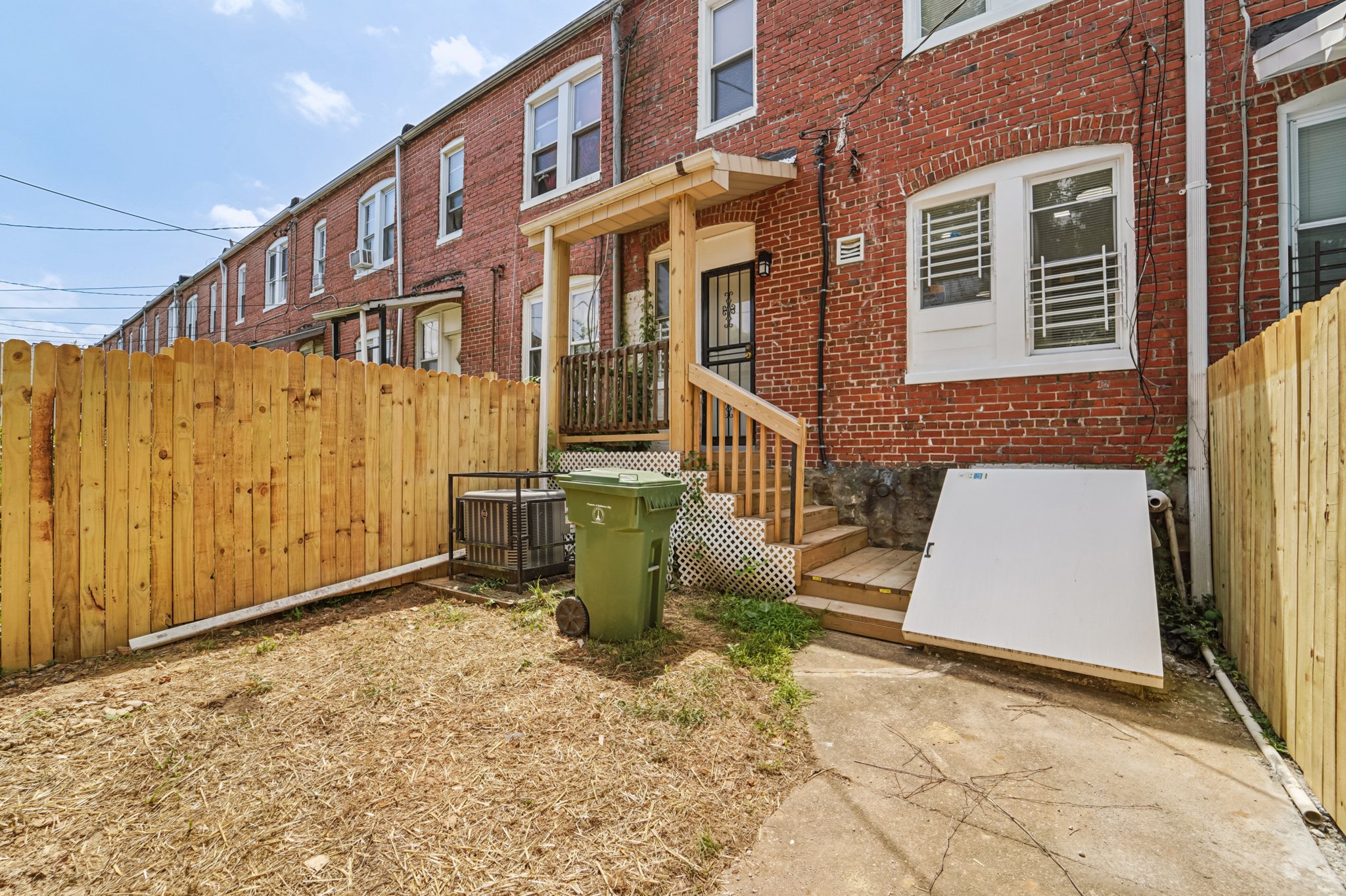 Dolfield Ave-S2507-028.jpg