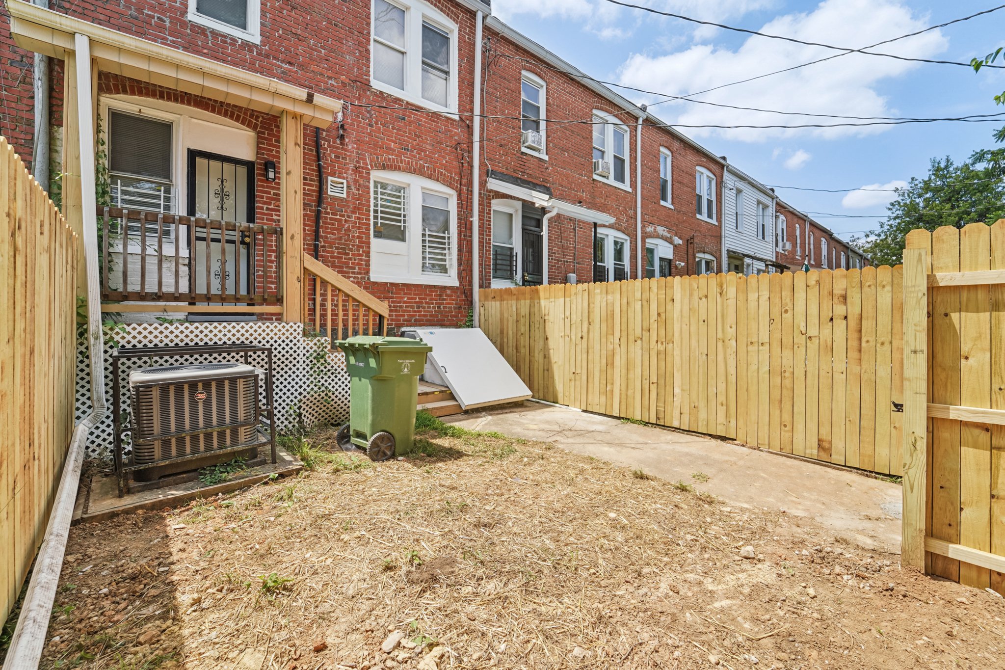 Dolfield Ave-S2507-029.jpg
