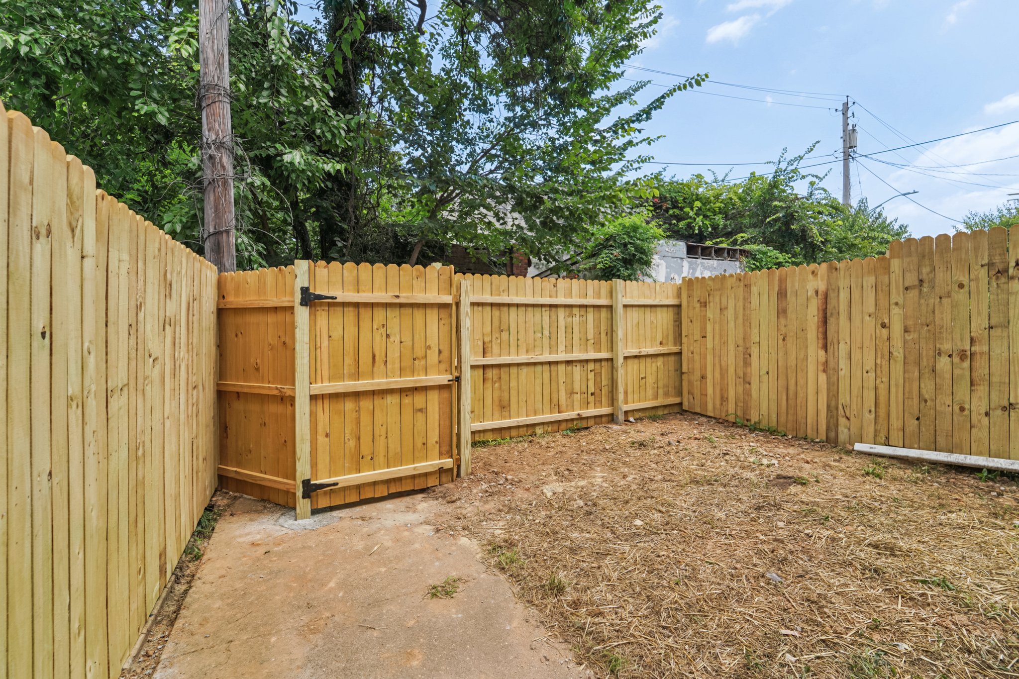 Dolfield Ave-S2507-030.jpg