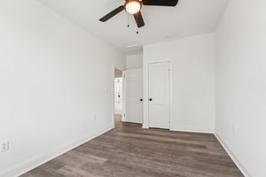 Dolfield Ave-S2507-024.jpg