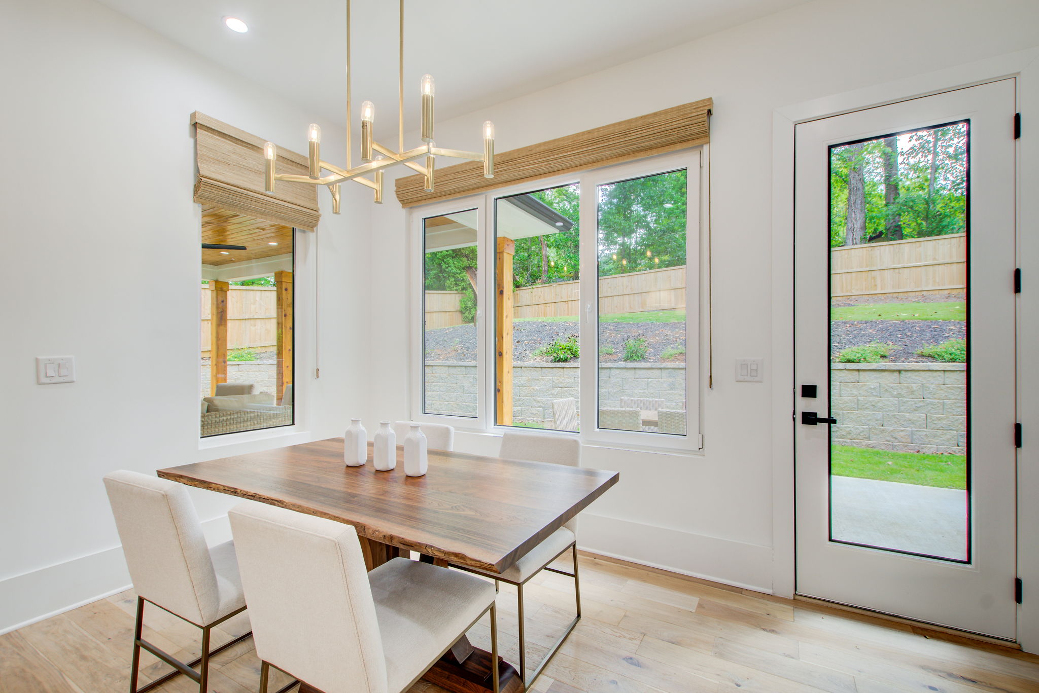 14 Breakfast Area A w Patio Walkout