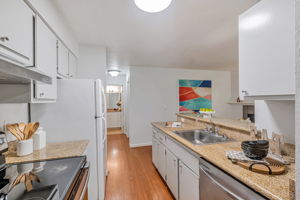 015_39199 Guardino Dr 179