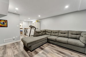  Photo 35