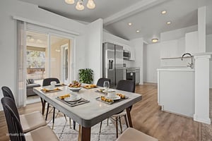 DSC05553 virtually staged.jpeg