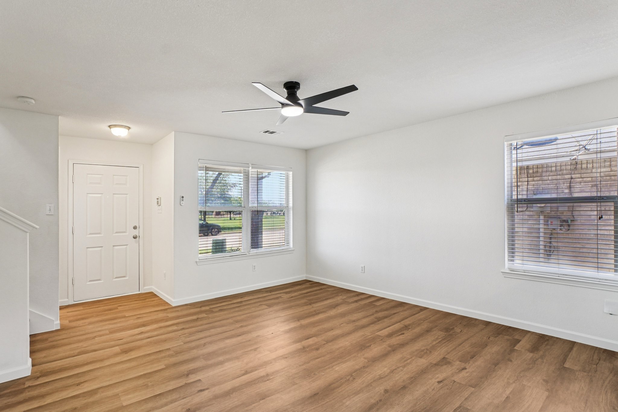 Gray Oak Pl-S1009-007.jpg