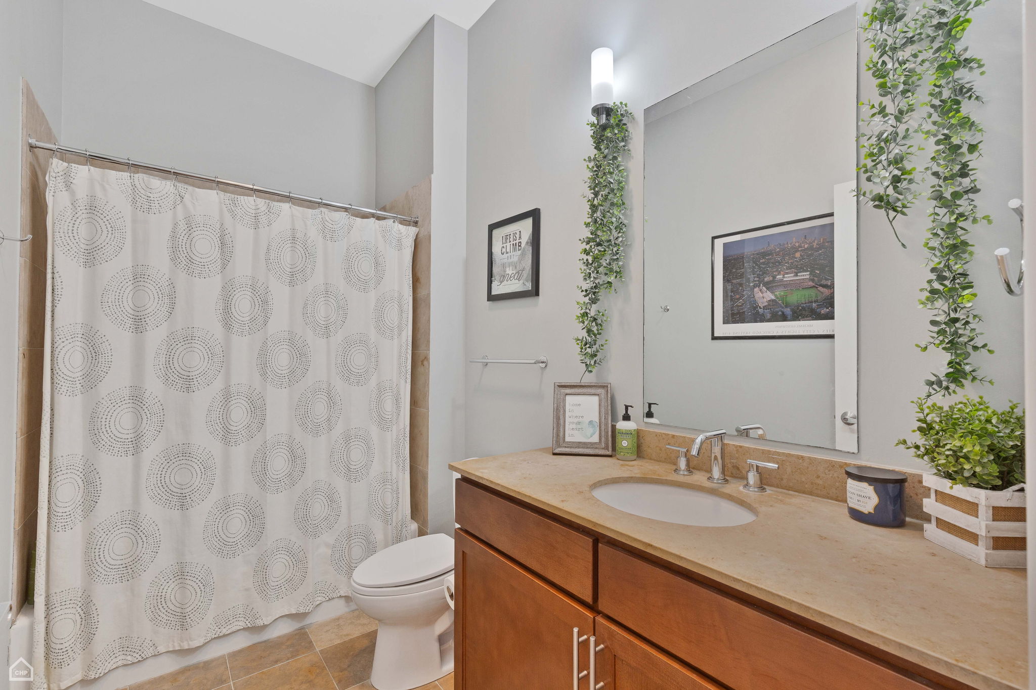 3920 N Sheridan Rd 304_007