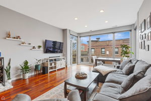 3920 N Sheridan Rd 304_003