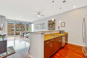 3920 N Sheridan Rd 304_005