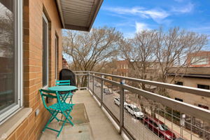 3920 N Sheridan Rd 304_012