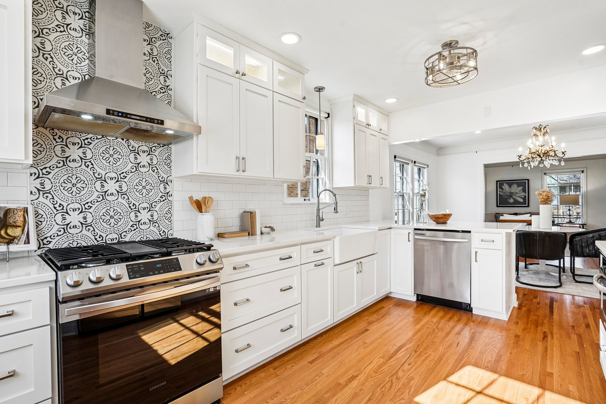 N Washburn Ave-S2504-019.jpg