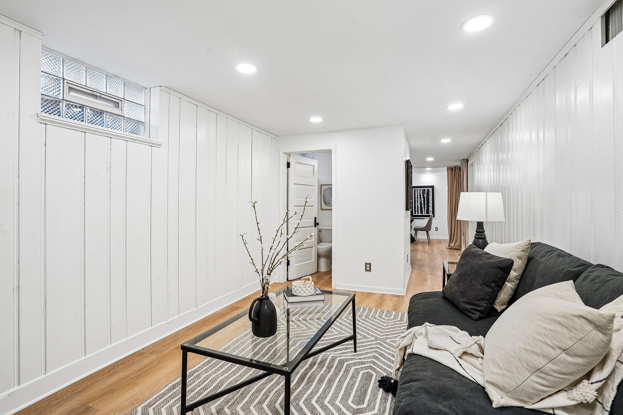 N Washburn Ave-S2504-036.jpg