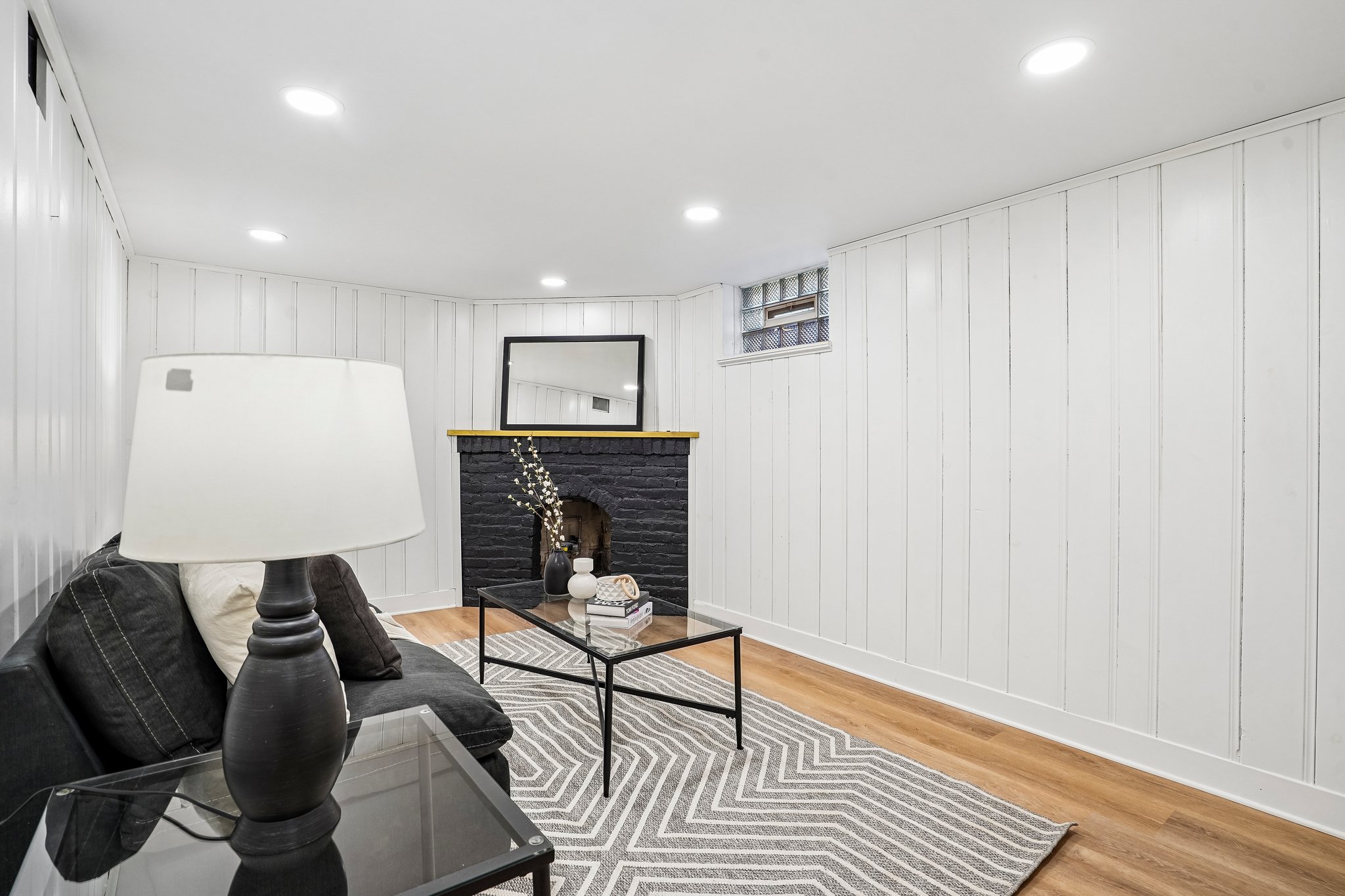 N Washburn Ave-S2504-037.jpg