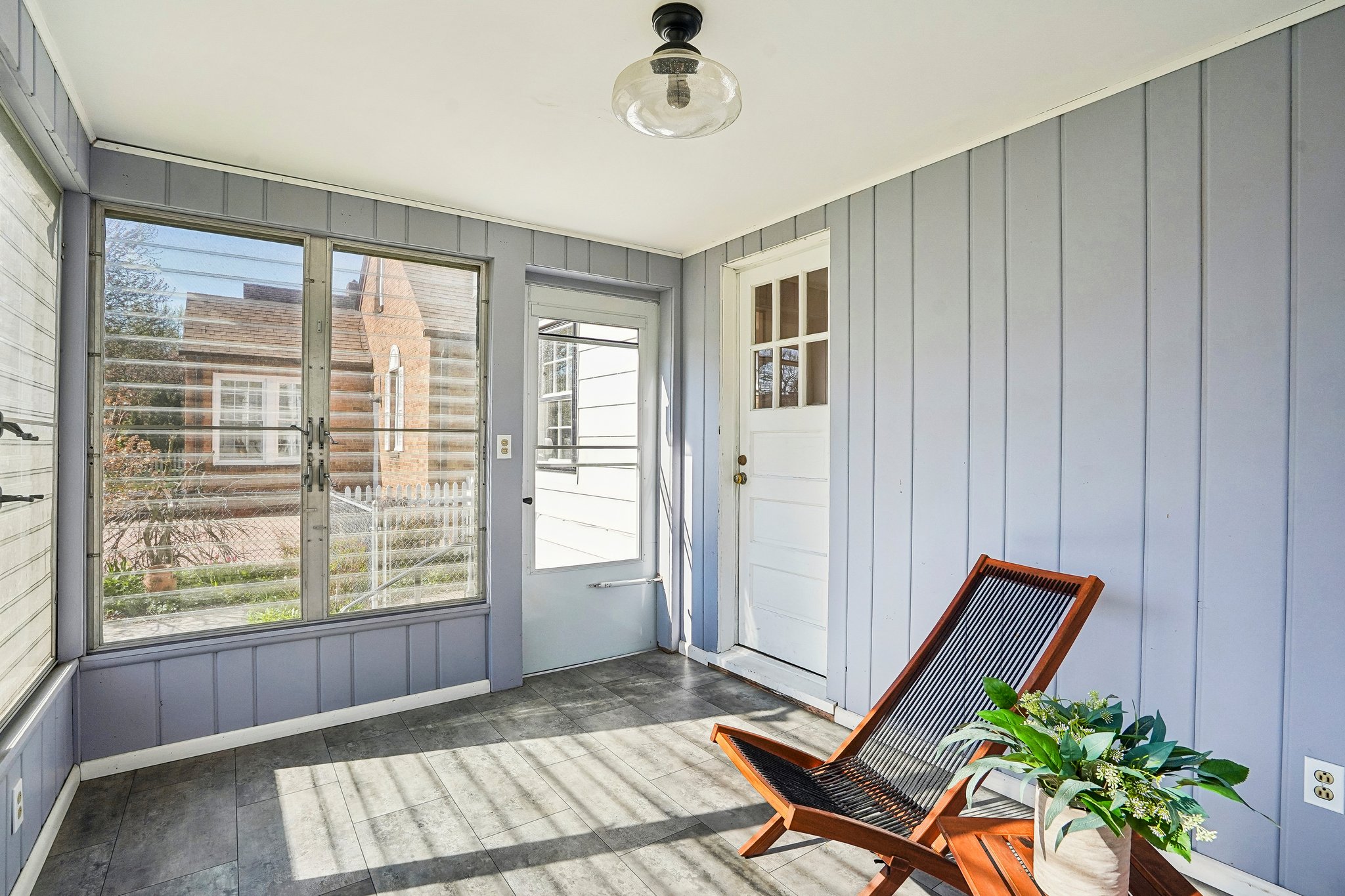 N Washburn Ave-S2504-049.jpg