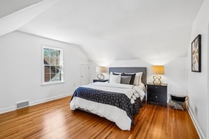 N Washburn Ave-S2504-032.jpg