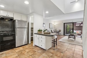 3922 Voltaire St-S1407 - 015.jpg