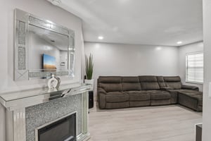 W Robson St-S0807-009.jpg