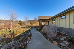 3923 Beagle Rd, White City, OR 97503, USA Photo 5
