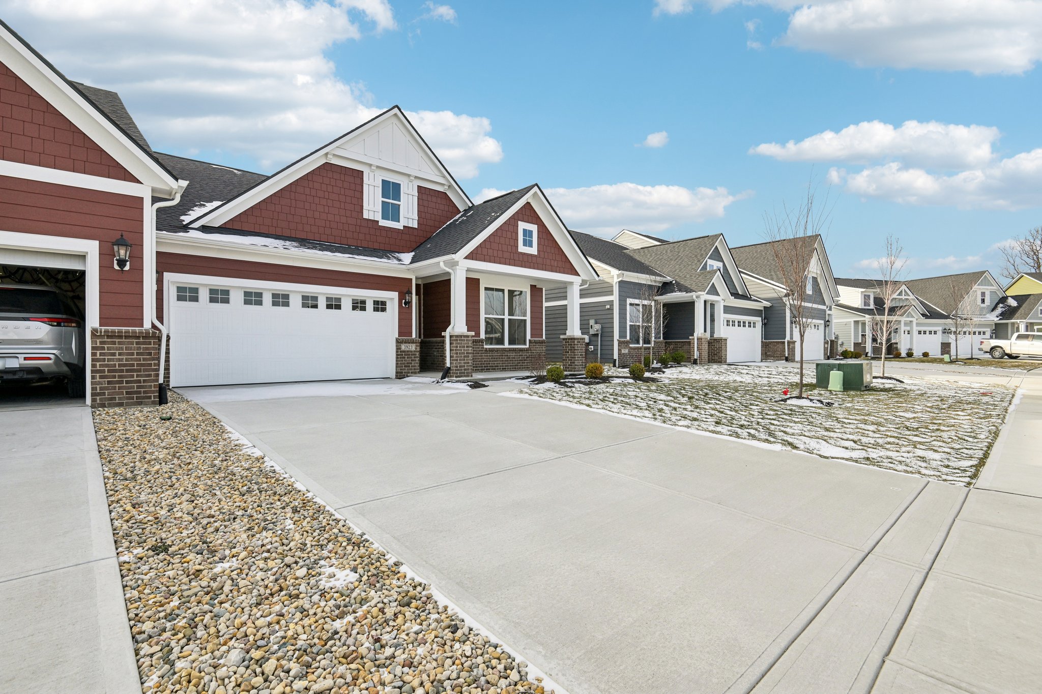 Holly Brk Dr-S2201-003.jpg