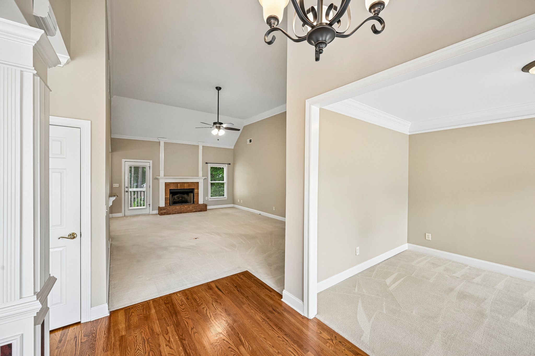 Springtree Ln-S1006-006.jpg
