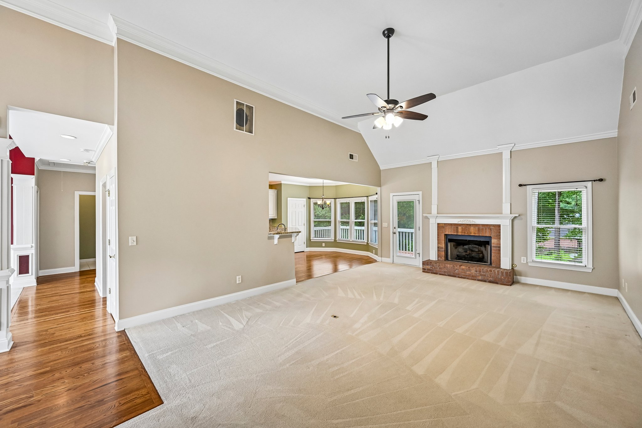 Springtree Ln-S1006-014.jpg