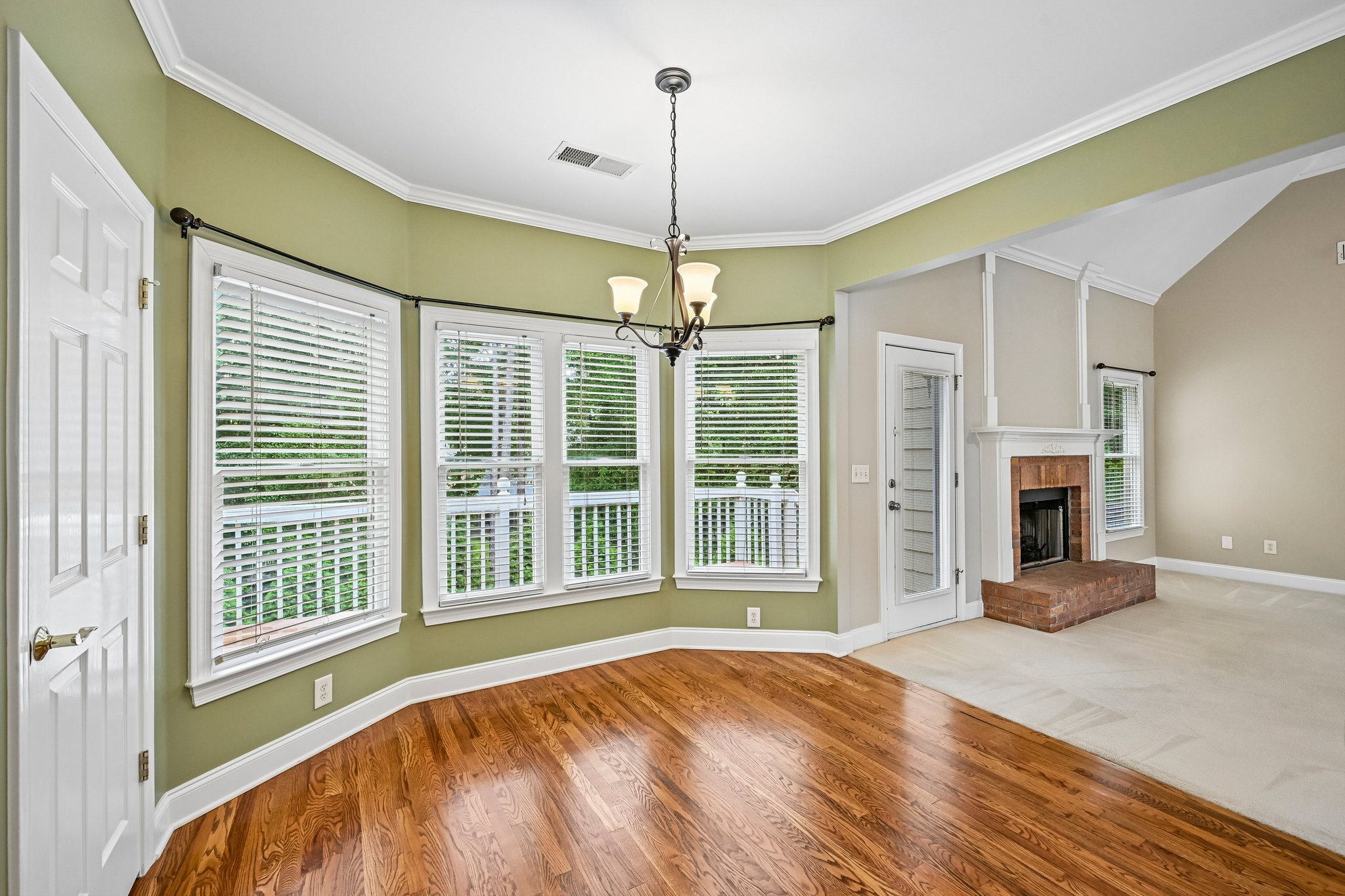Springtree Ln-S1006-018.jpg