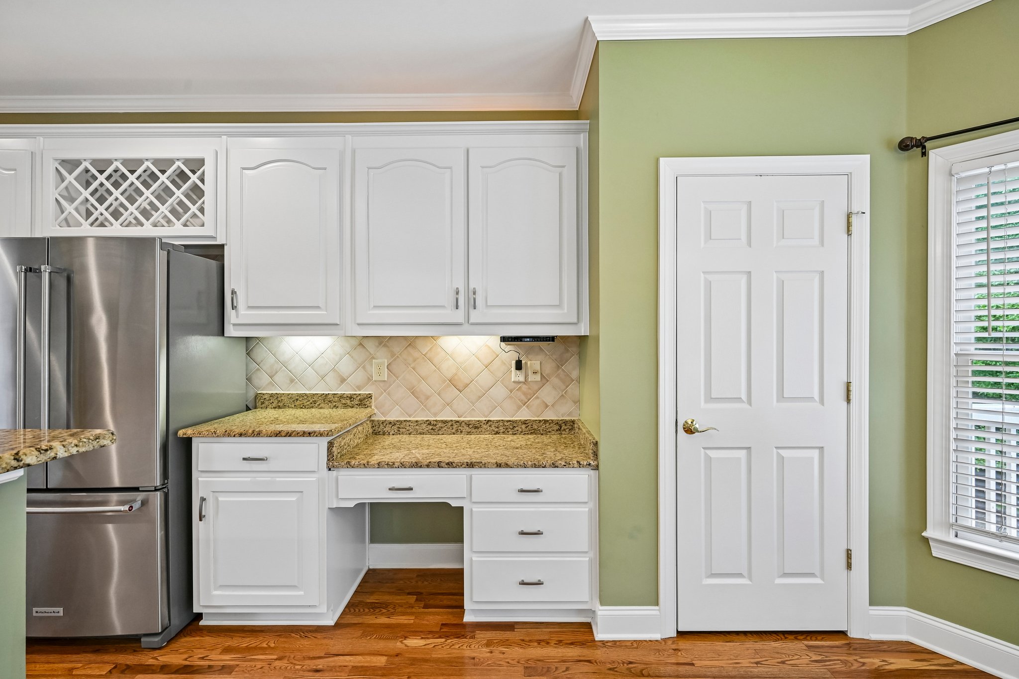 Springtree Ln-S1006-019.jpg