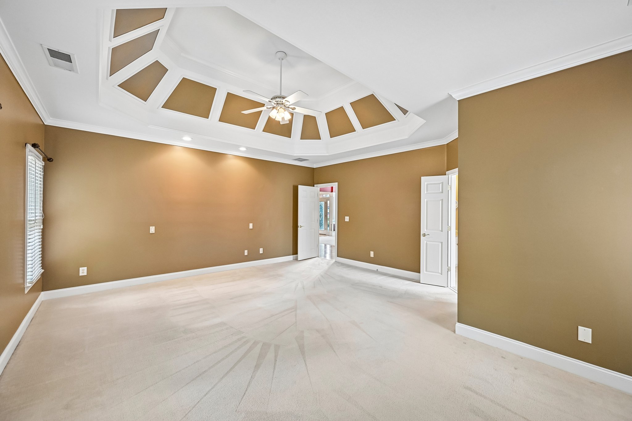 Springtree Ln-S1006-032.jpg