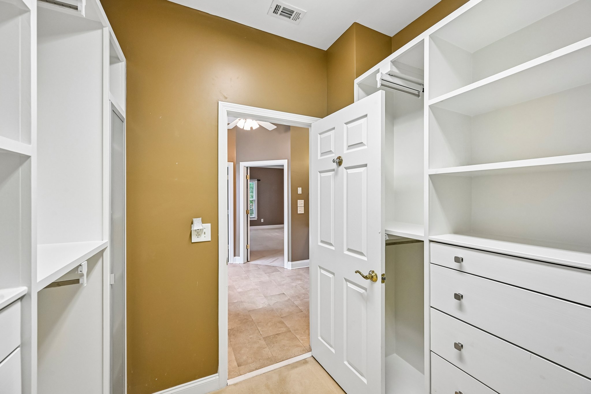 Springtree Ln-S1006-039.jpg