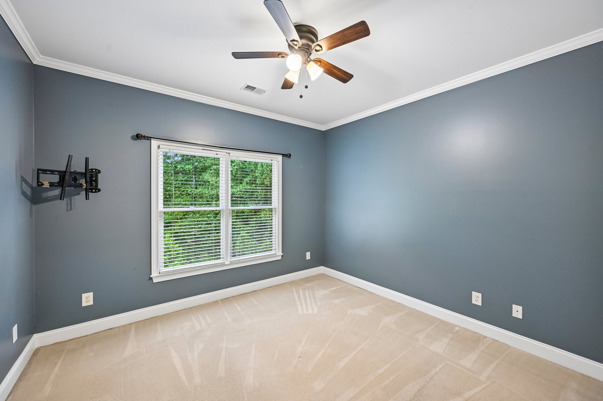 Springtree Ln-S1006-044.jpg