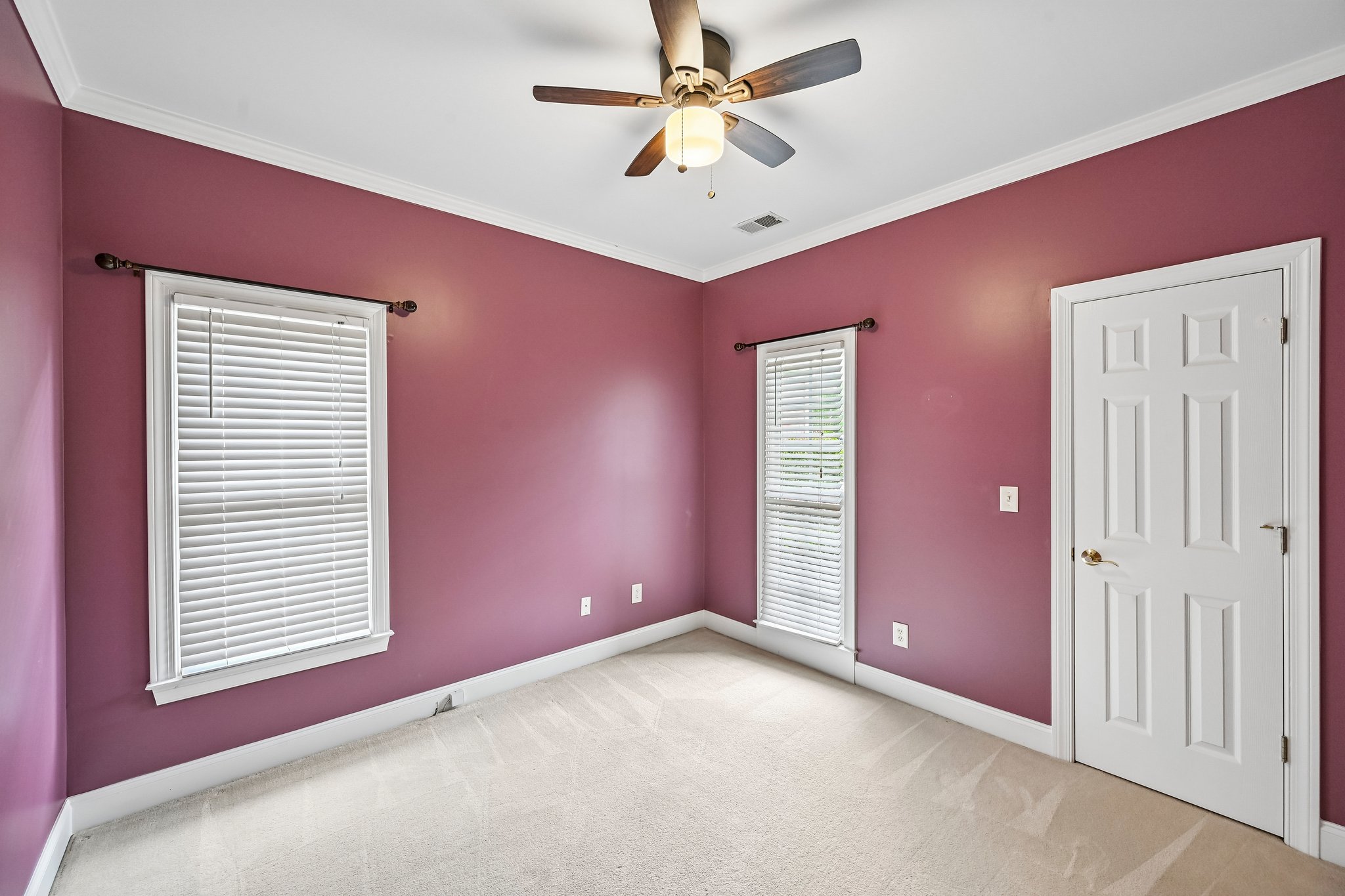 Springtree Ln-S1006-046.jpg