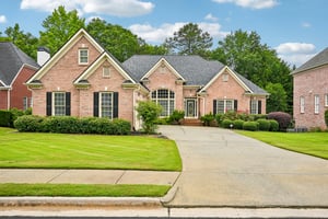 Springtree Ln-S1006-001.jpg