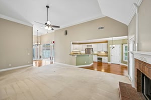 Springtree Ln-S1006-015.jpg