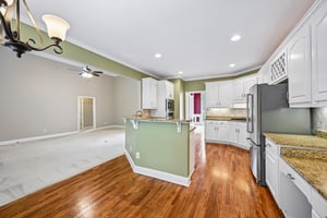 Springtree Ln-S1006-017.jpg