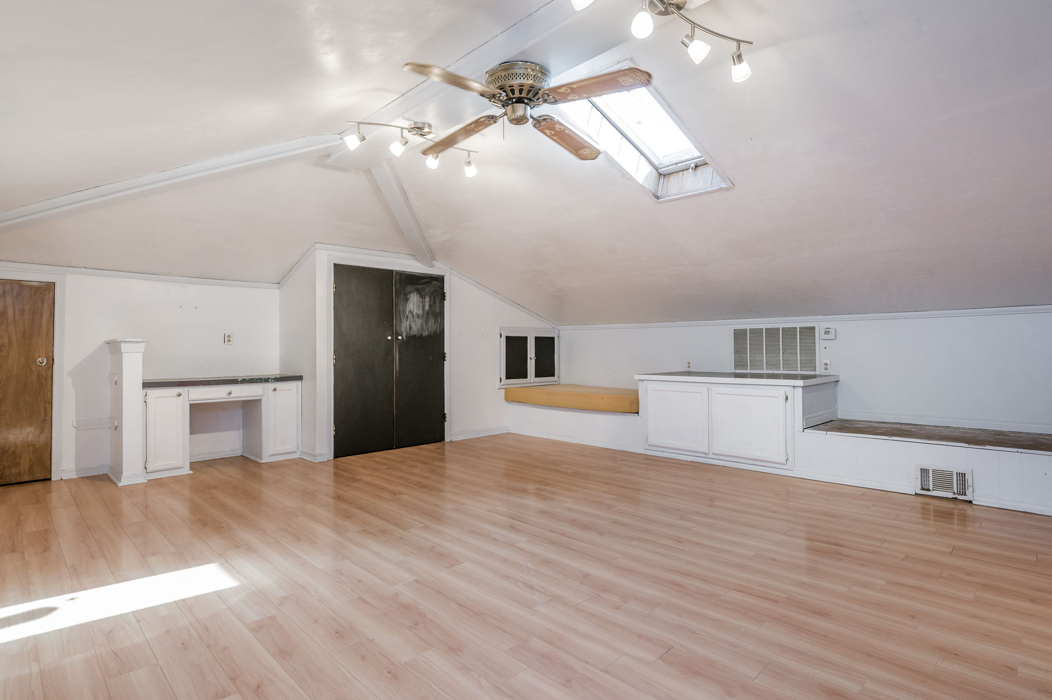 5th Bedroom, Upstairs Living Room