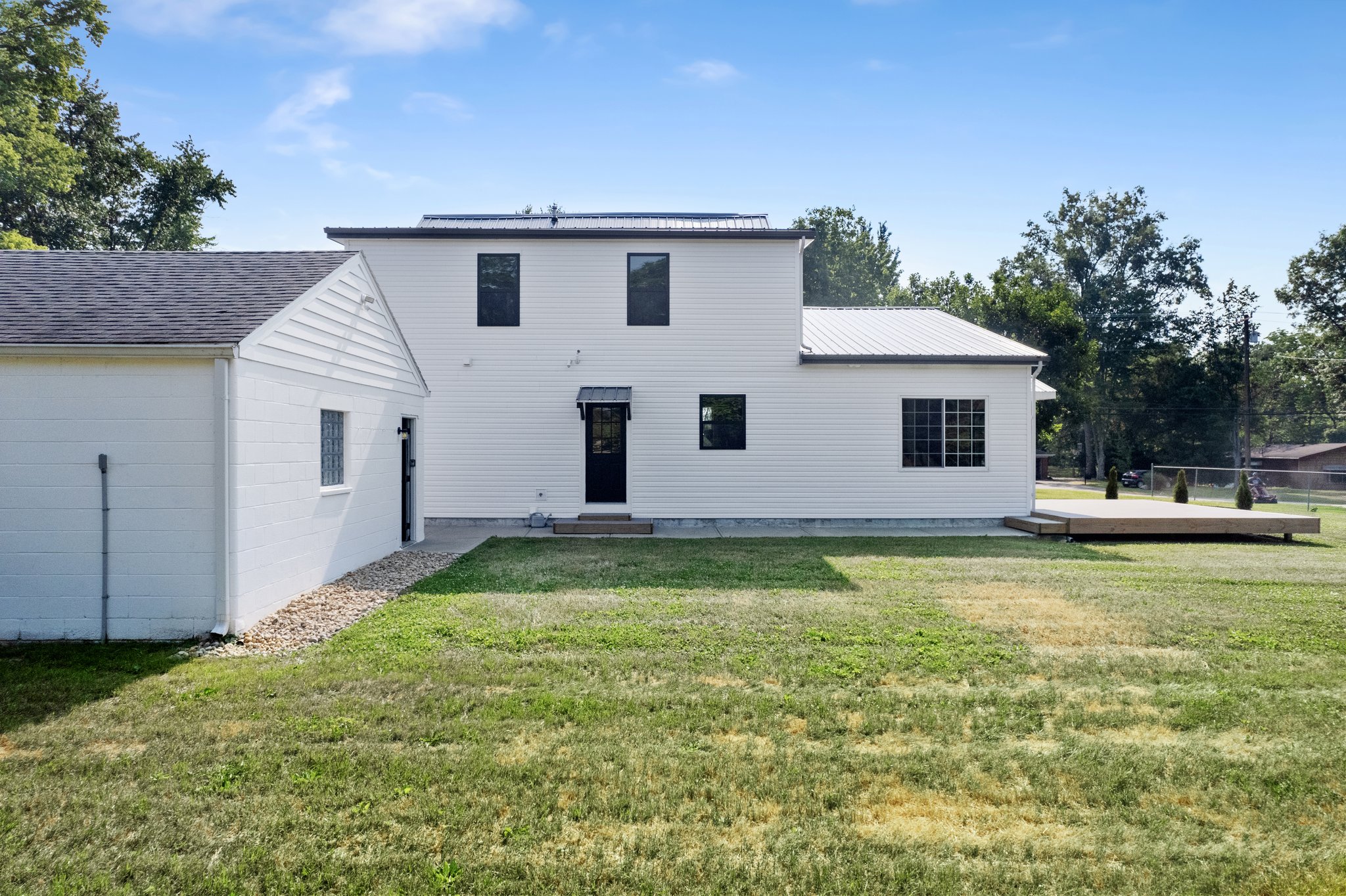  Photo 9