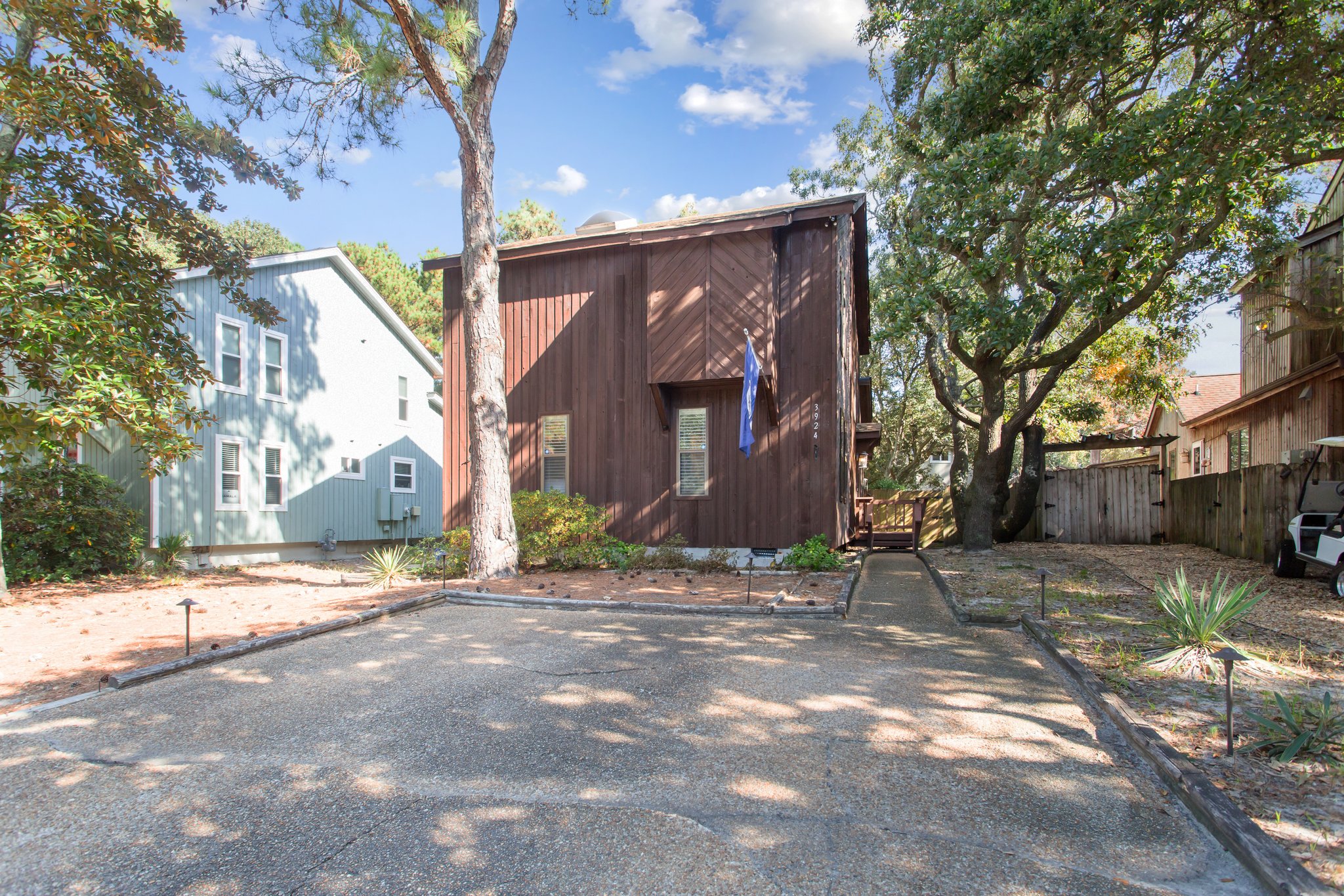 Spacious driveway for ample parking