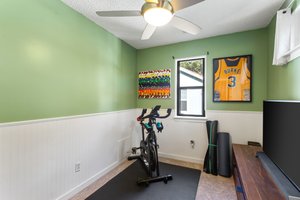 Upstairs bedroom, perfect for a home gym, nursery, or office