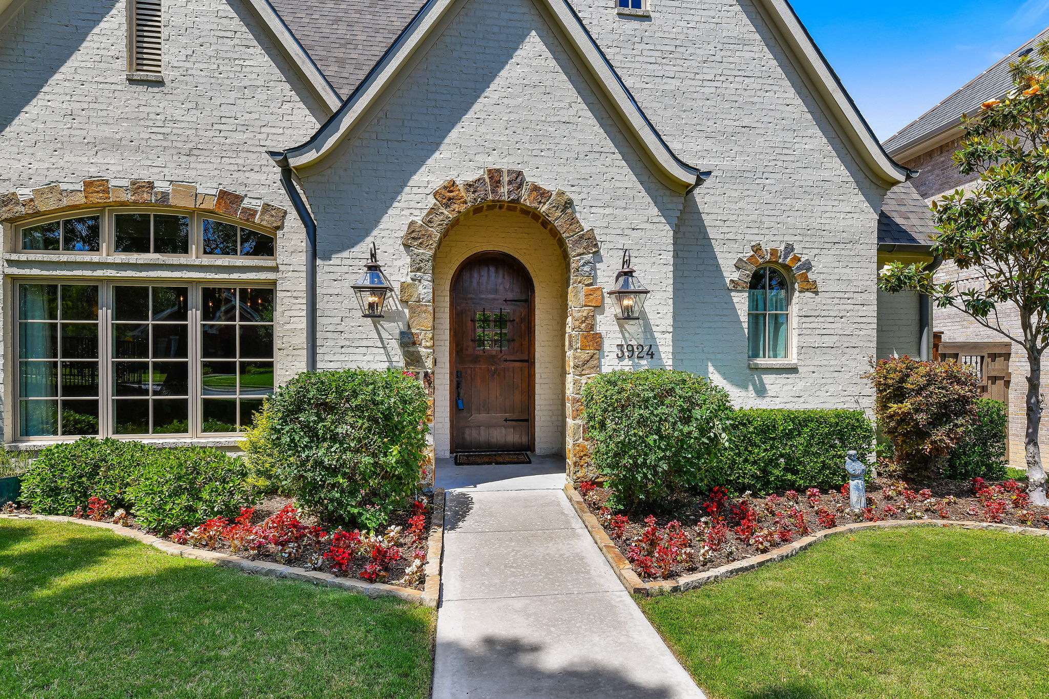 3924 W 7th St, Fort Worth, TX 76107 Gold Sprint Media