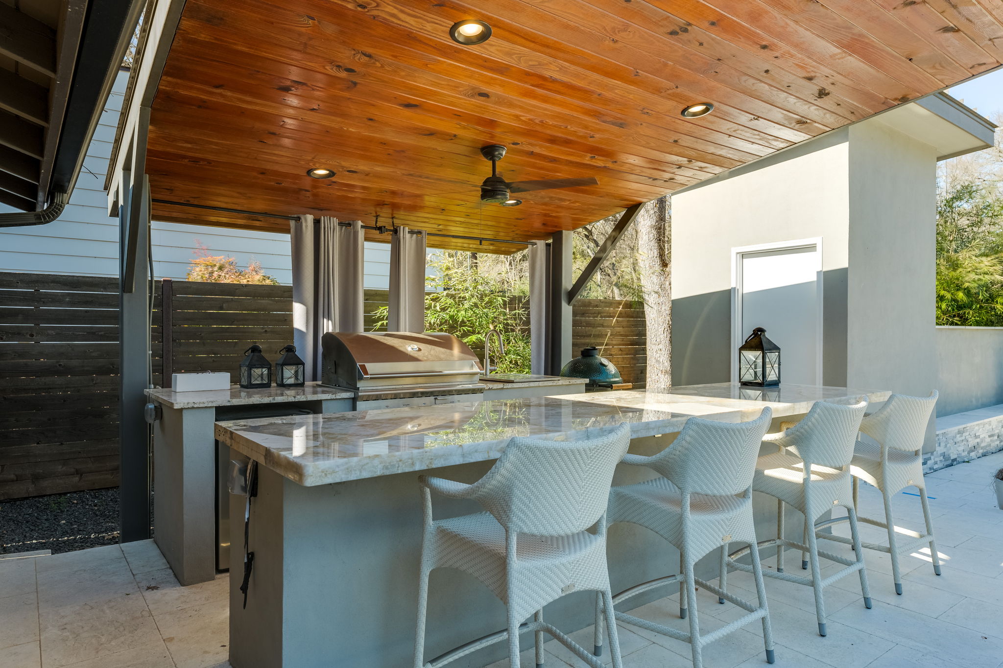 Gorgeous Outdoor Kitchen