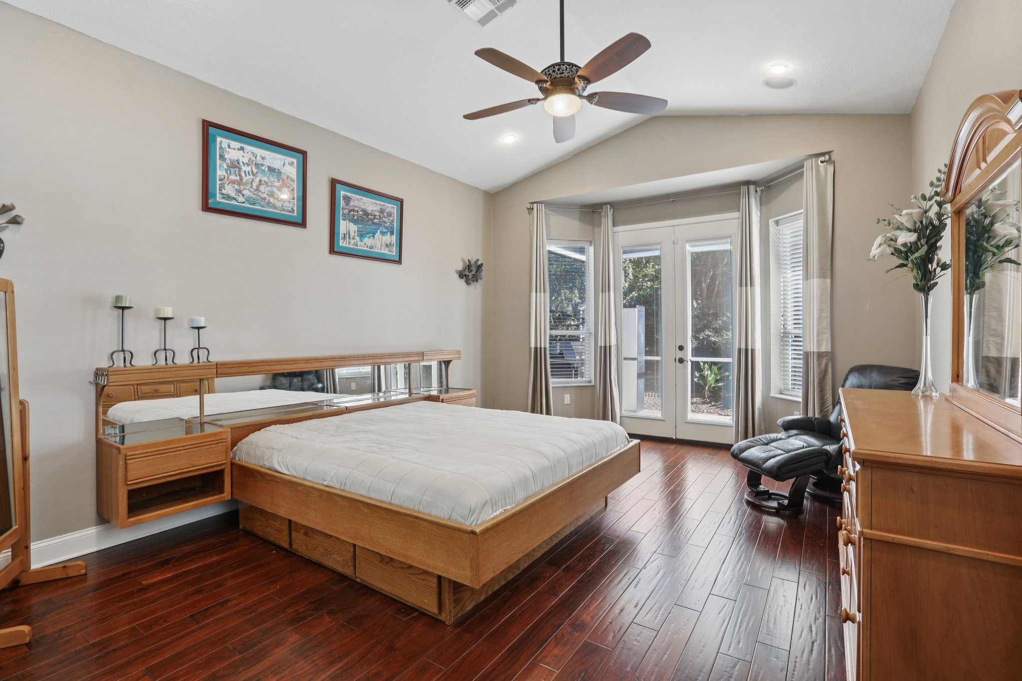 Silk Oak Ln-S2001-023.jpg