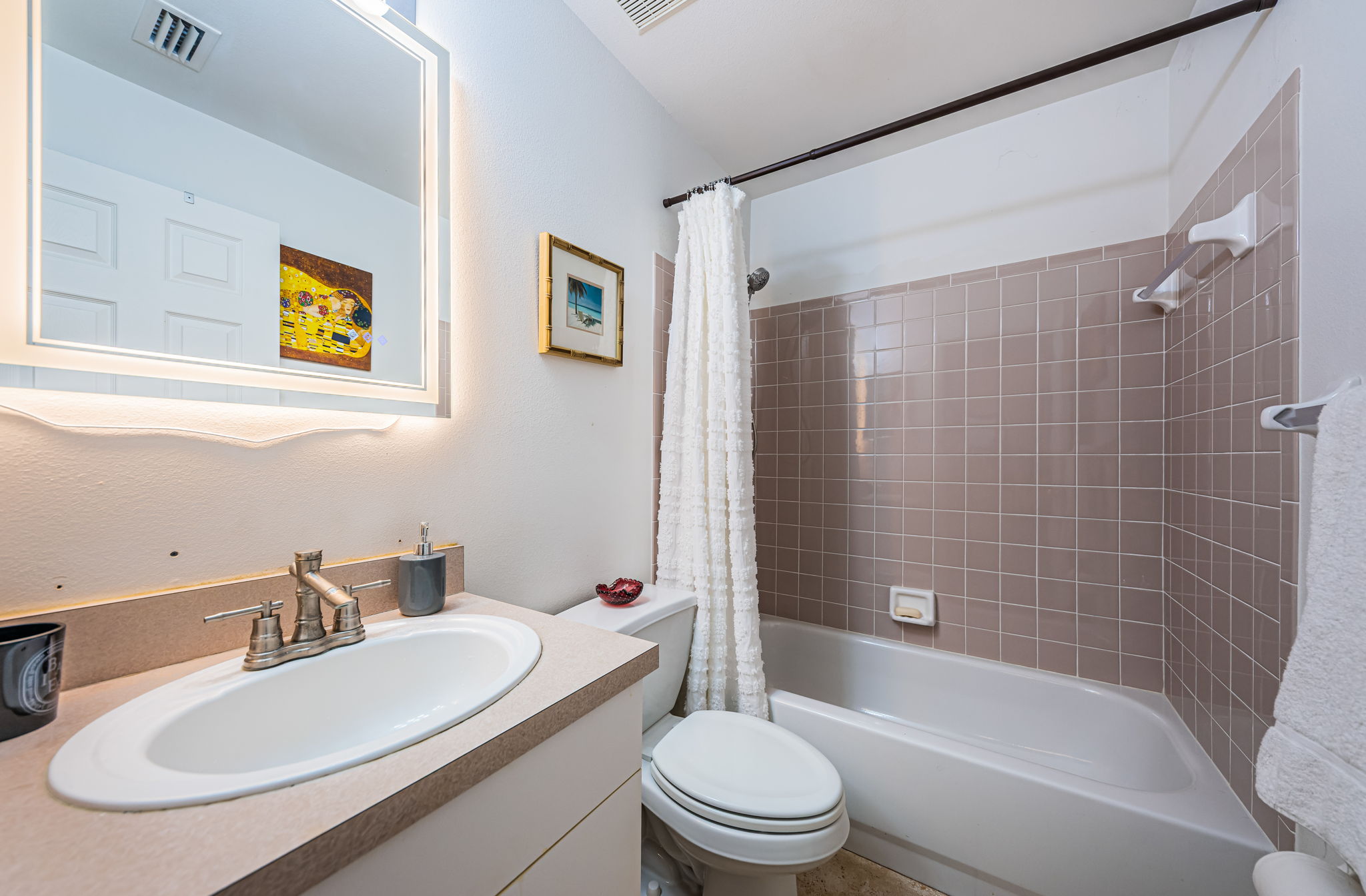 Bathroom 2a-2
